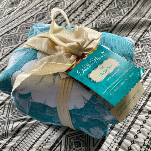 Pioneer Women King Shams - Picture 2 of 3